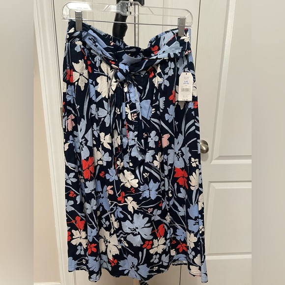 Time and Tru Dresses & Skirts - Floral. A line. Skirt.